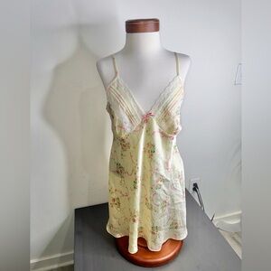 VTG Secret Treasures Women’s Slip Floral Dress